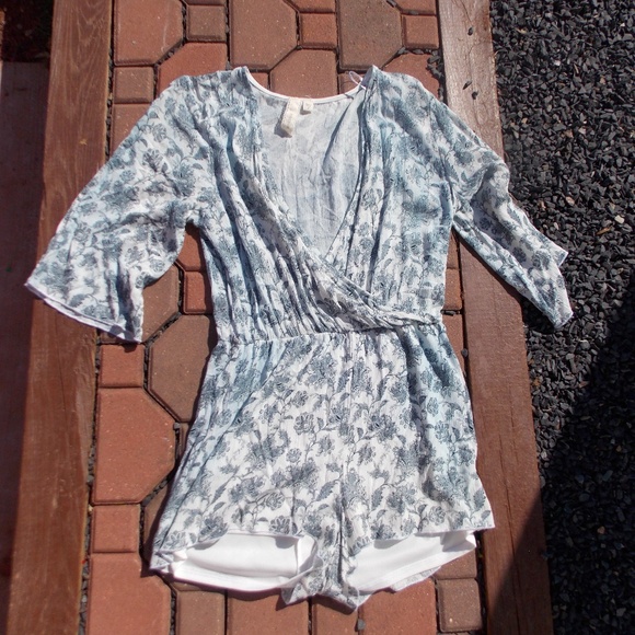 Anthropologie Pants - Anthropologie Robin K Shorts Romper Size Large